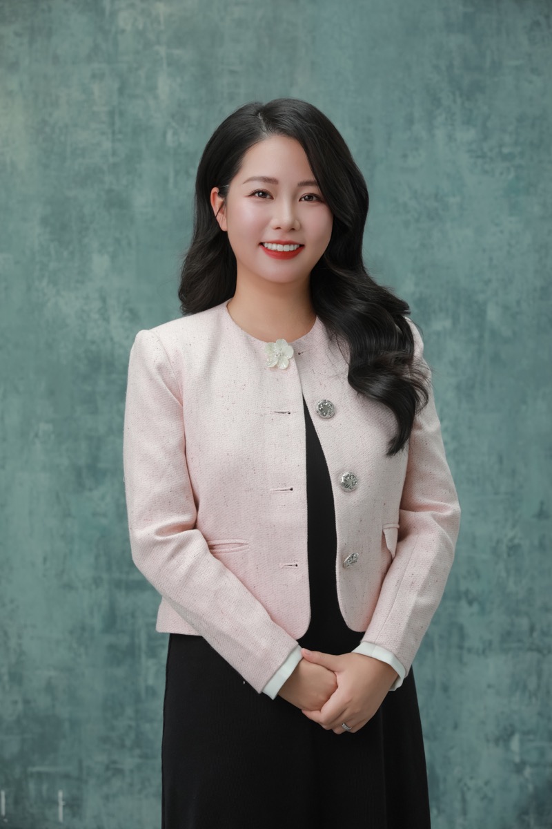Ms. Trần Lê Khánh Linh, Giám đốc điều hành KNB
